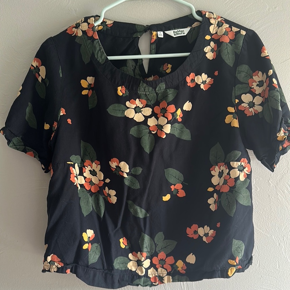 Blouse sort of cropped